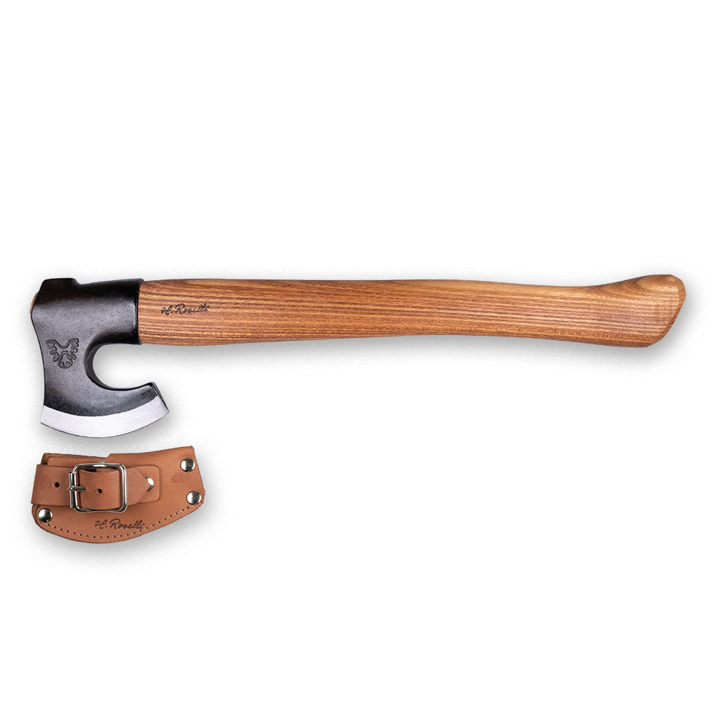 Roselli's Finnish handmade outdoor axe for wood splitting with a blade made of carbon steel and a handle made out of red elm.