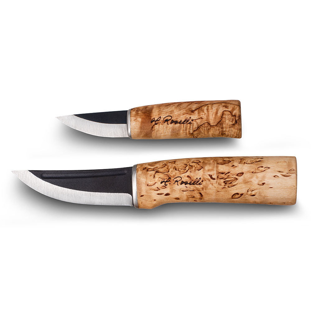 Hamnade Finnish knives from Roselli in models "grandmother knife" and "hunting knife" that comes with a combo sheath made out of light vegetable leather sheath
